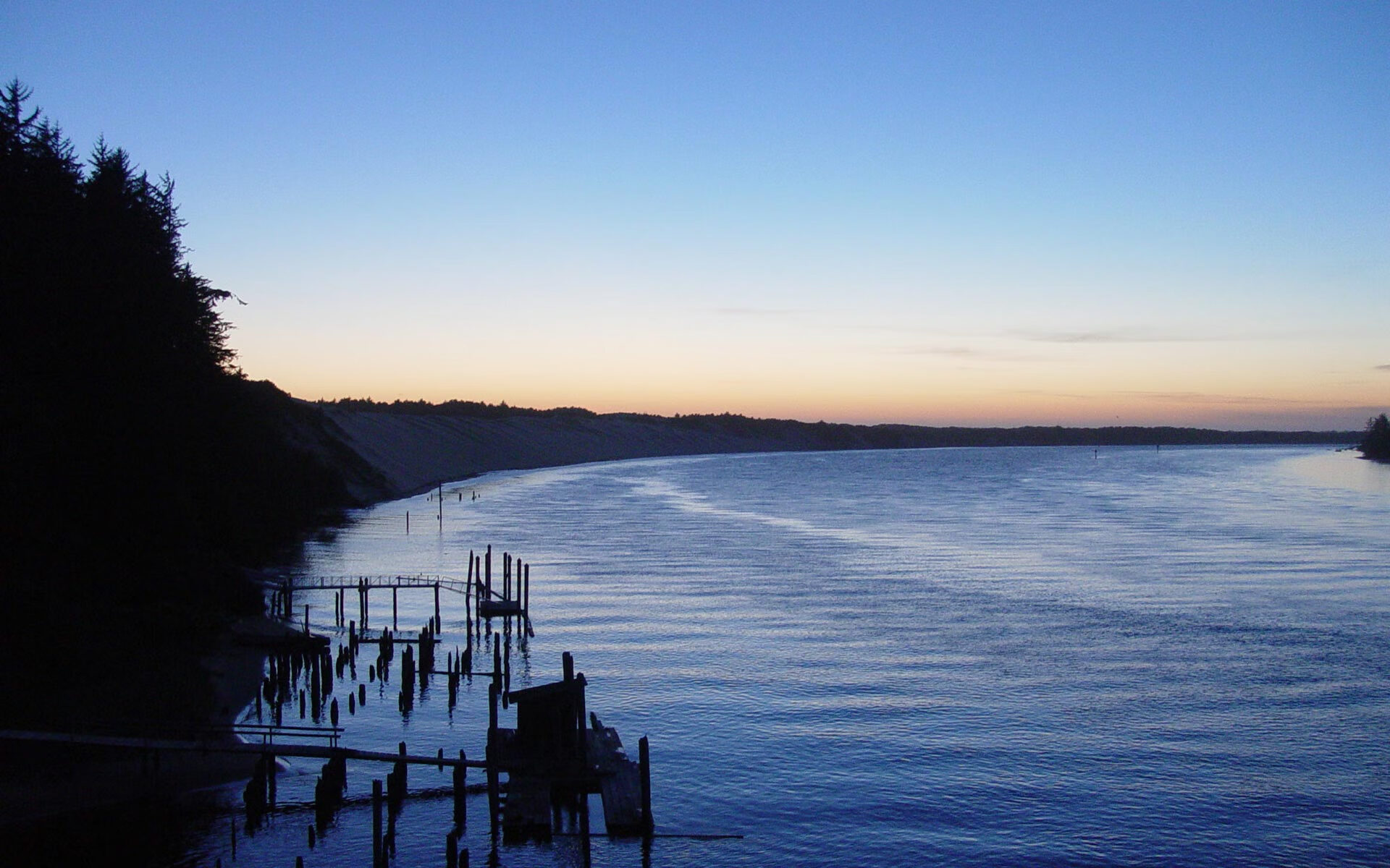 足坛再现“黄金一代”，新老交替顺利完成