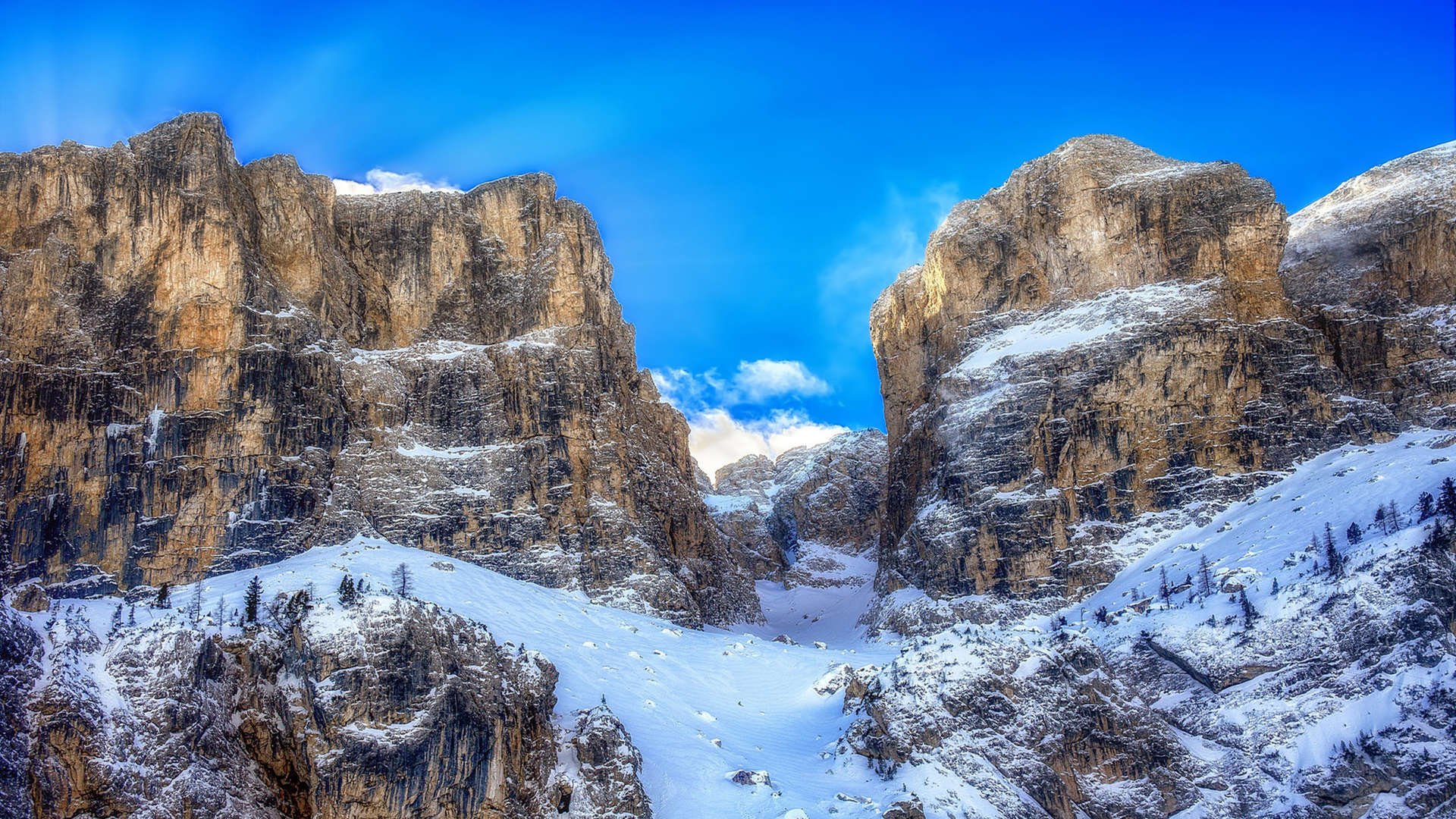 黄蜂封闭战术室升级为互动投影模式，黄蜂控卫